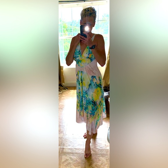 BEBE Multicolor Flowing Summer Halter Style Dress size XXS - Picture 1 of 10